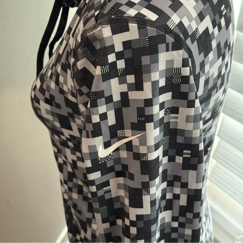 Nike Pro Dri-Fit Glitch‎ Hoodie